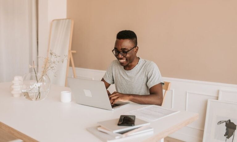 Candidate applying for a job online