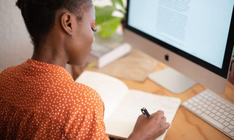 Hiring Manager Writing Job Description for Freelancer