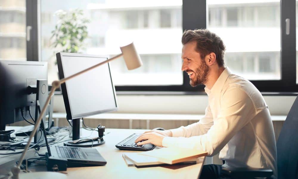 Photo of an employee using job search tips.