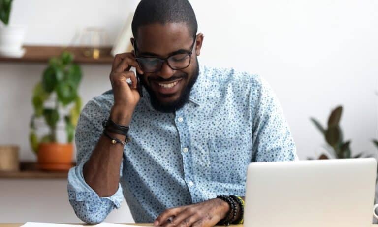 Photo of a freelance worker on the phone.